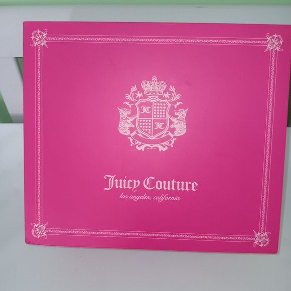 New Juicy Couture 3pc. Barrel Bag Gift Set - Picture 6 of 7
